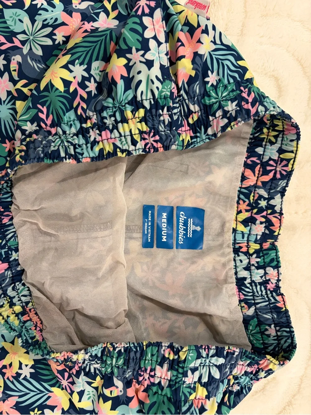 chubbies 5.5” Navy Floral Tropical Print Swim Trunks